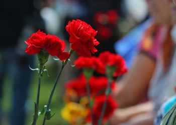 Возложение цветов на 9 Мая