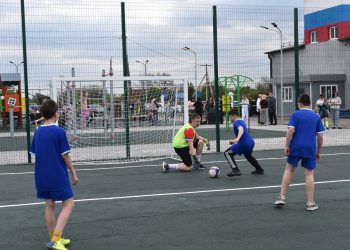 В Кировском открыли новую спортивную и детскую игровую площадку