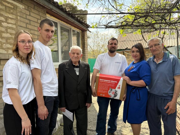 Ветеранам Великой Отечественной войны из Иловайска вручили поздравительные письма от Президента России