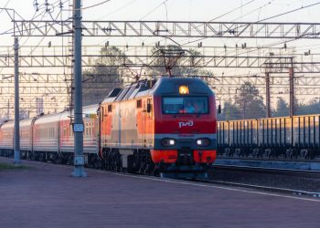 Людям с инвалидностью станет проще оформлять билеты на поезда дальнего следования