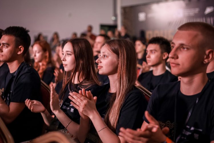 В ДНР впервые откроется очная площадка конкурса «Росмолодежь.Гранты»