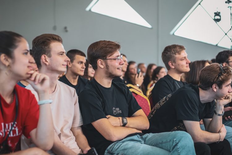 В ДНР впервые откроется очная площадка конкурса «Росмолодежь.Гранты»