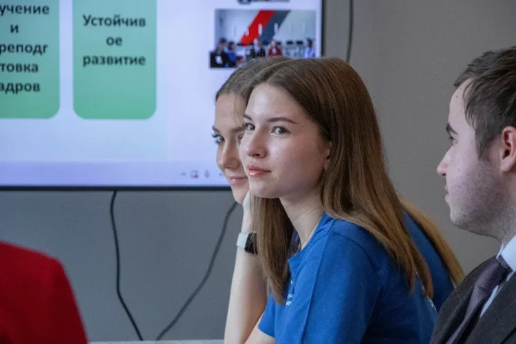 Донецкий вуз принял участие в телемосте о мерах господдержки технологического суверенитета транспортной отрасли