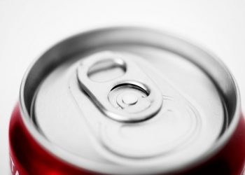 Штрафы за продажу энергетиков детям будут достигать 500 тысяч рублей