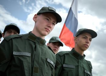 Более 200 подростков из ДНР участвуют в третьей патриотической смене «Время юных героев» в Волгограде