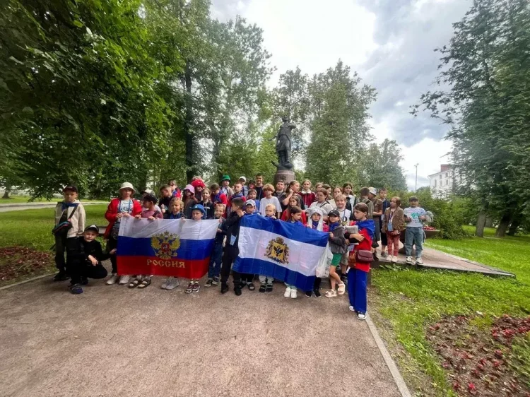 Порядка 1400 школьников из воссоединённых регионов посетили Москву по программе «Культурная карта 4+85»