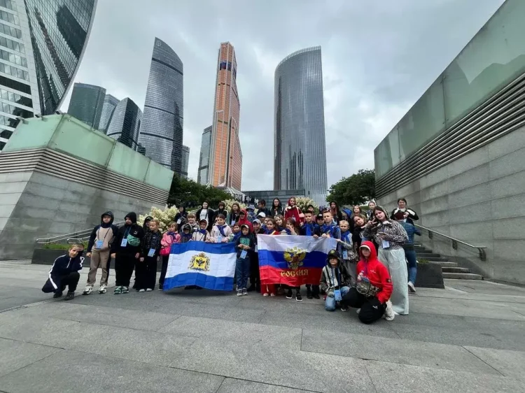 Порядка 1400 школьников из воссоединённых регионов посетили Москву по программе «Культурная карта 4+85»