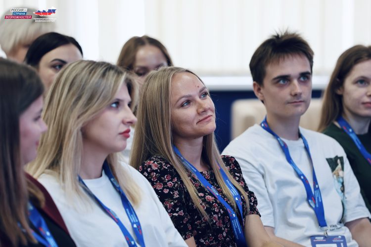 Жители Донбасса осваивают навыки эффективной работы в команде
