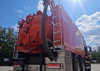 В Енакиево усилили коммунальный автопарк для борьбы с засорами канализации