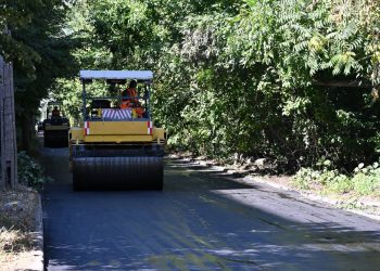 В бывших прифронтовых районах Донецка восстанавливают улично-дорожную сеть