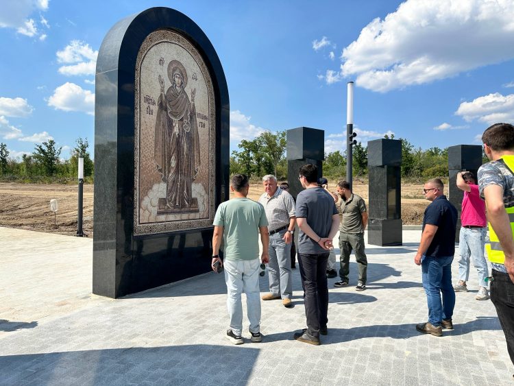 На «Донецком море» завершается строительство мемориального комплекса