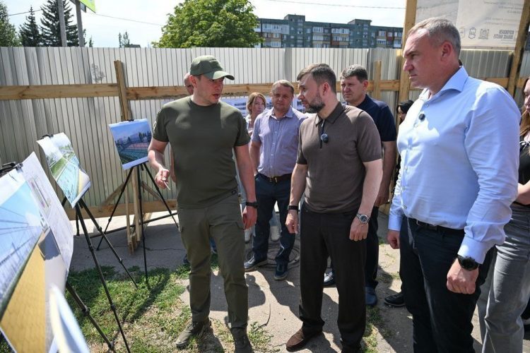 В Макеевке ускоренными темпами восстанавливают лицей №2 и детский сад №19