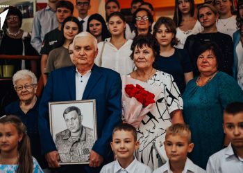 Молодежь ДНР встретилась с родителями Александра Захарченко