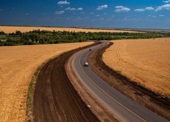 Дорожники завершают восстановление 100-километрового участка трассы Донецк — Новоазовск — Седово