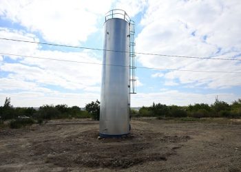 В Макеевке начали монтировать водонапорную башню для поселка Грузско-Зоряное