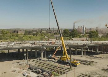 Завершается капитальный ремонт путепровода на улице Ленина в Енакиево