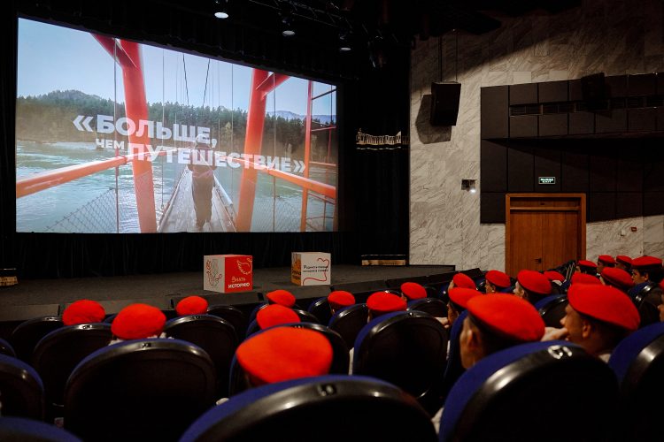 Ребята из Донбасса и Новороссии приняли участие в патриотическом маршруте «История Великой Победы»