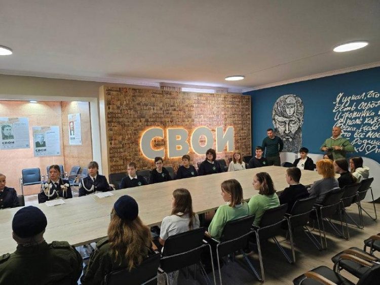 В Доме народов России в ДНР прошла акция памяти «Дни белых журавлей»