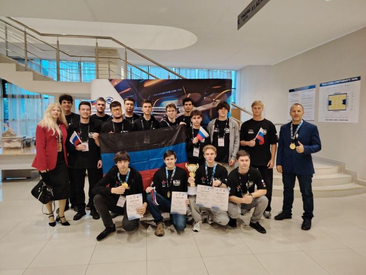 Студенты ДонГУ победили во всероссийских соревнованиях по спортивному программированию