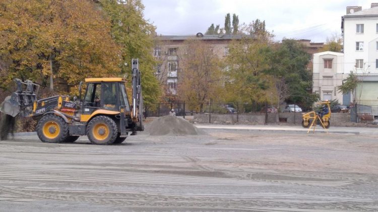 На территории ДонГУ строят две спортивные площадки