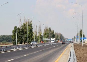 Власти рассмотрят возможность установки светофоров и разгоночных полос на участке трассы «Новороссия» в Новоазовске