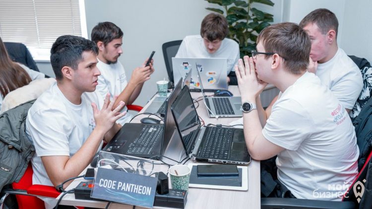 В Донецке стартовал первый IT-фестиваль «Код Новороссии»