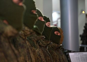 Глава ДНР наградил военнослужащих противовоздушной обороны
