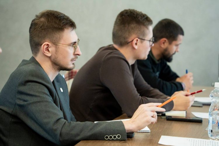 Волонтеры пройдут дополнительное обучение для работы на освобожденных территориях