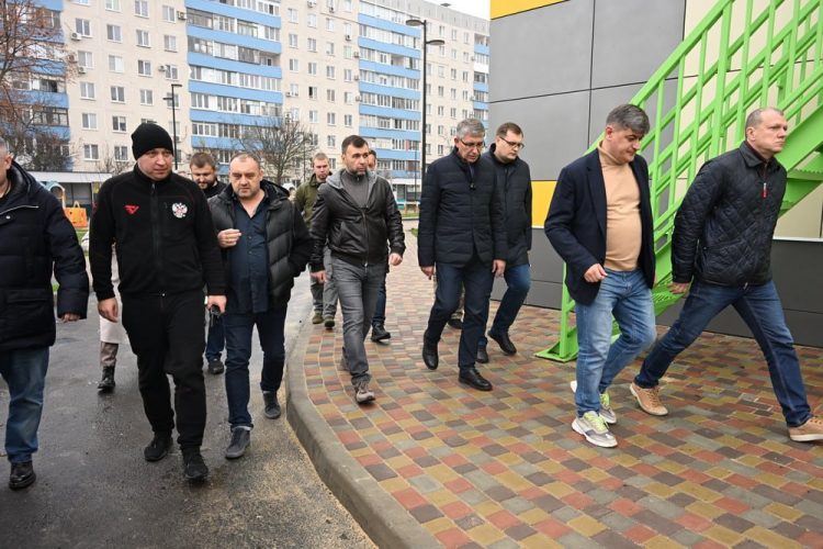 В Мариуполе откроют центр реабилитации детей-инвалидов и обновленные образовательные учреждения