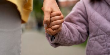 В ДНР началась выдача удостоверений многодетных семей