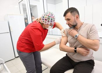 В ДНР против гриппа привились уже более 635 тыс. жителей, в том числе более 187 тыс. детей