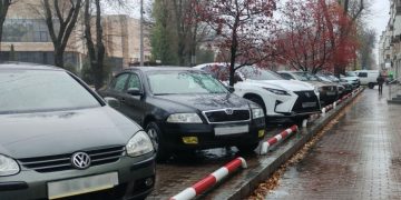 Автомобилистам в ДНР нужно до конца года заменить регистрационные документы на машину, госномера и водительские права