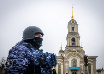 В ДНР росгвардейцы обеспечили безопасность граждан во время празднования Рождества Христова