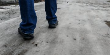 Правила безопасности при гололёде: как уберечь себя от травм?