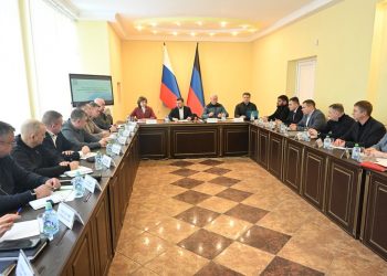 В Харцызске обсудили планы восстановления округа на 2026 год