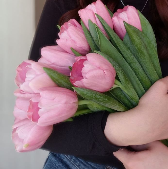 букет розовых тюльпанов