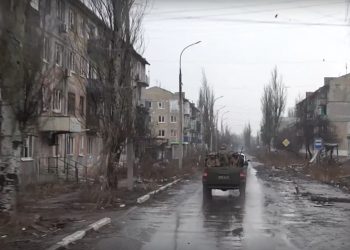 Денис Пушилин и Сергей Кириенко встретились с жителями освобожденного Димитрова