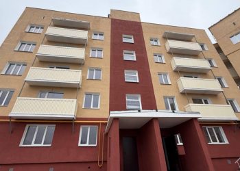 В Мариуполе восстановили ещё шесть многоквартирных домов (фото до/после)