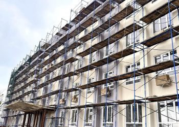 В здании администрации Орджоникидзевского района Мариуполя начались чистовые отделочные работы