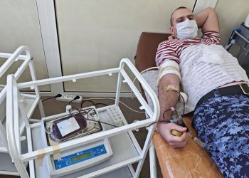 В ДНР росгвардейцы приняли участие в донорской акции