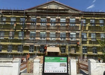 Сахалинская область капитально ремонтирует школу №11 в Шахтерске