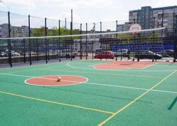 В Макеевке обновили спортплощадку лицея и завершают капремонт детского сада