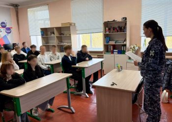 Росгвардейцы провели серию уроков мужества ко Дню Победы
