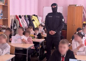 Сотрудники Росгвардии провели конкурс детских рисунков «Нет нацизму» в школах ДНР