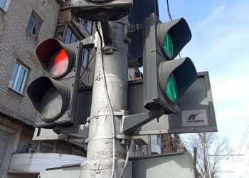 Как и когда появился первый светофор и почему цвета именно такие?