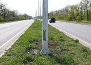 На трассе Донецк — Макеевка — Торез установили современное освещение для повышения безопасности движения