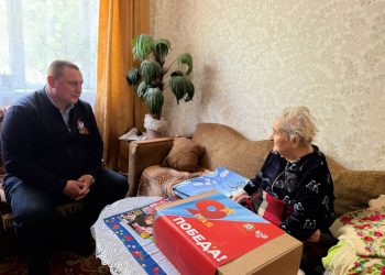 В Иловайске поздравили участницу Великой Отечественной войны и передали подарки семьям участников СВО
