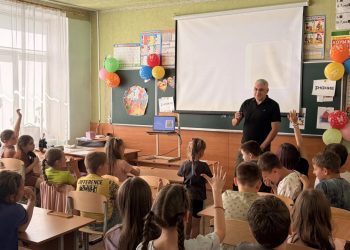 В ДНР стартовала патриотическая акция «Служу Отечеству»
