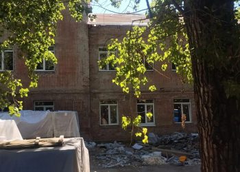 В Ясиноватой завершают капитальный ремонт поликлиники № 2 Центральной районной больницы