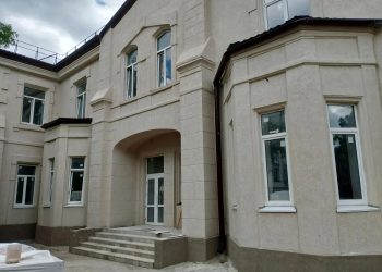 В Мариуполе восстановление туберкулезного диспансера и дома-интерната вышло на финальную стадию
